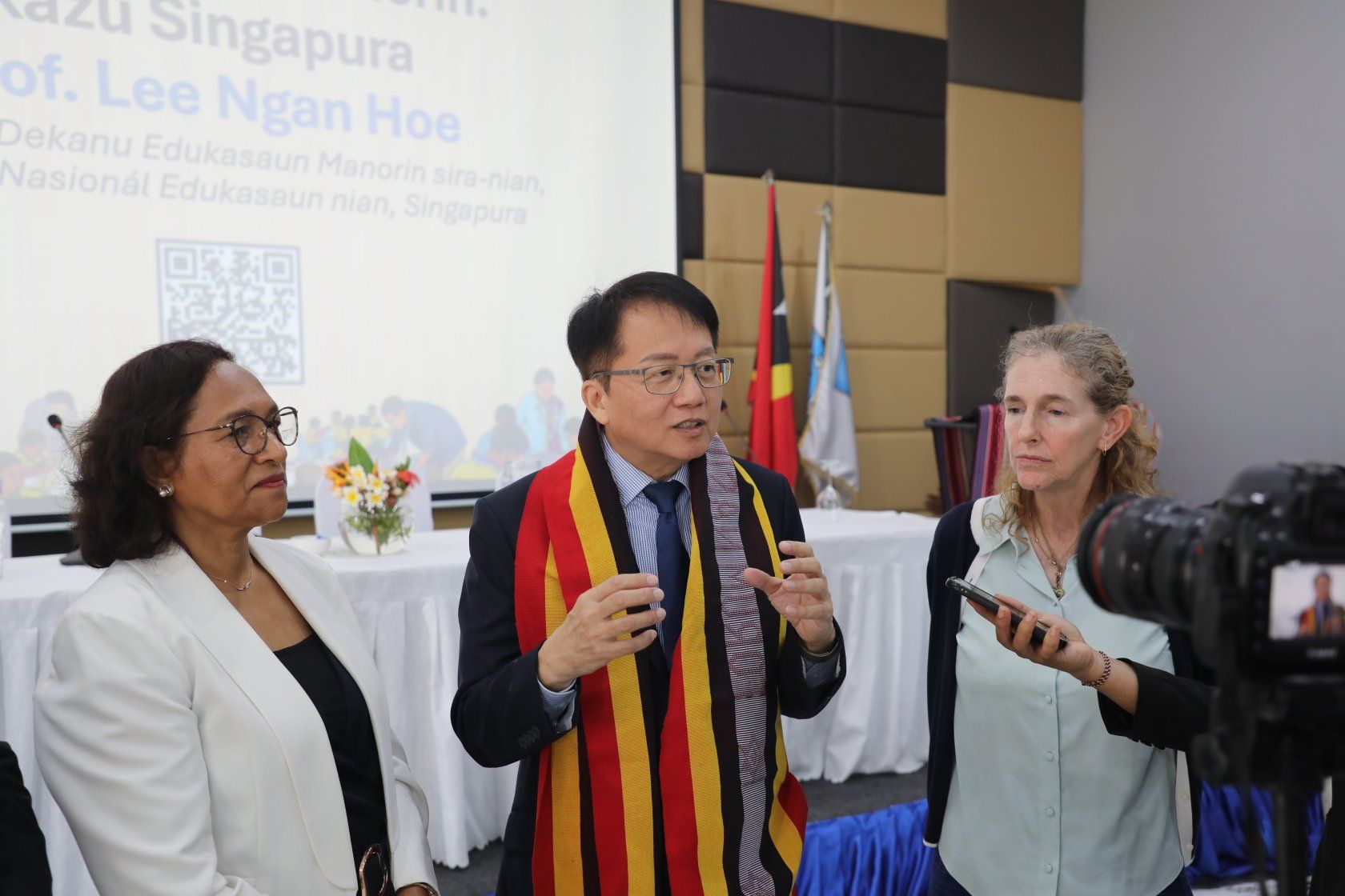 PROFESÓR LEE HUSU MANORIN TENKI HAREE ESTUDANTE HANESAN OAN RASIK HODI PREPARA BA FUTURU